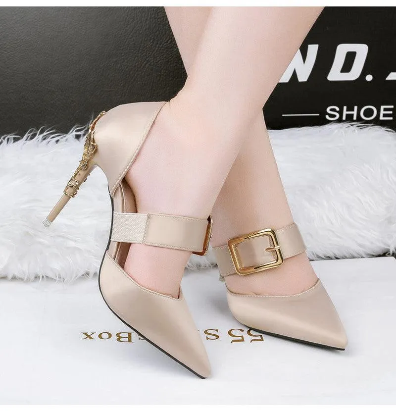 SATIN PUMP WITH GOLD DETAIL