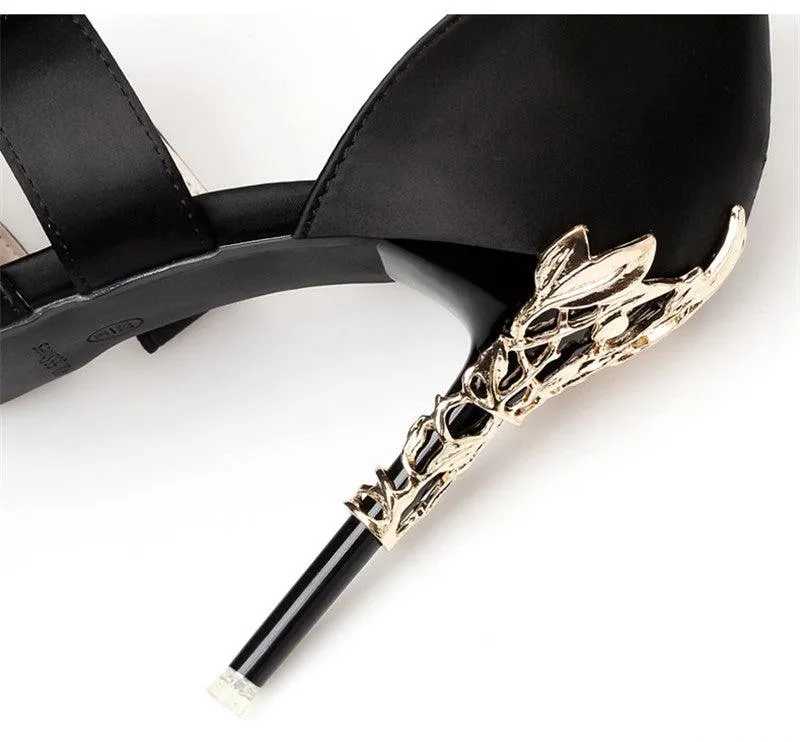 SATIN PUMP WITH GOLD DETAIL