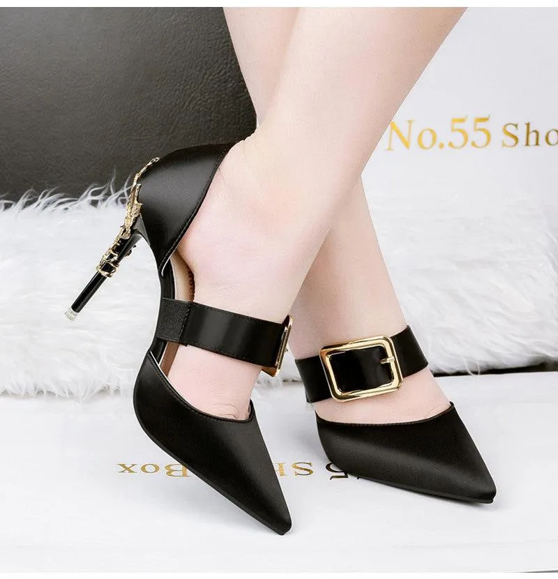 SATIN PUMP WITH GOLD DETAIL
