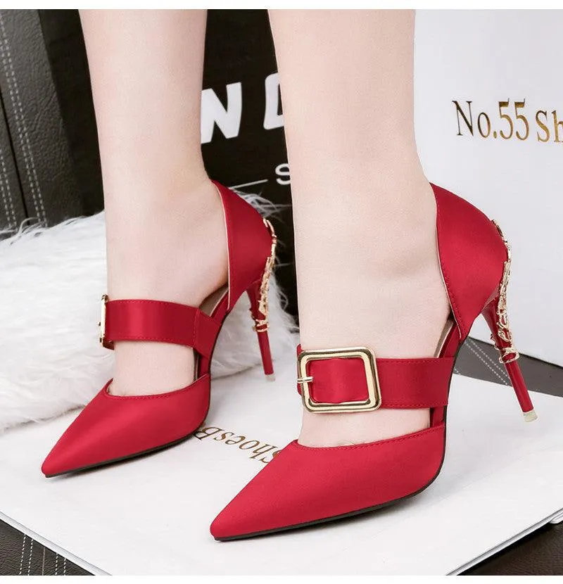 SATIN PUMP WITH GOLD DETAIL